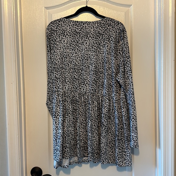 Tickled teal animal print tunic - Picture 5 of 5
